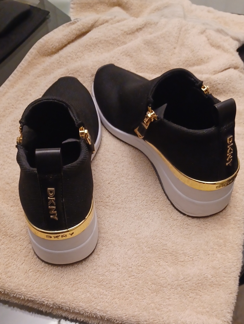 DKNY Keeva Wedge Sneaker Black & White
